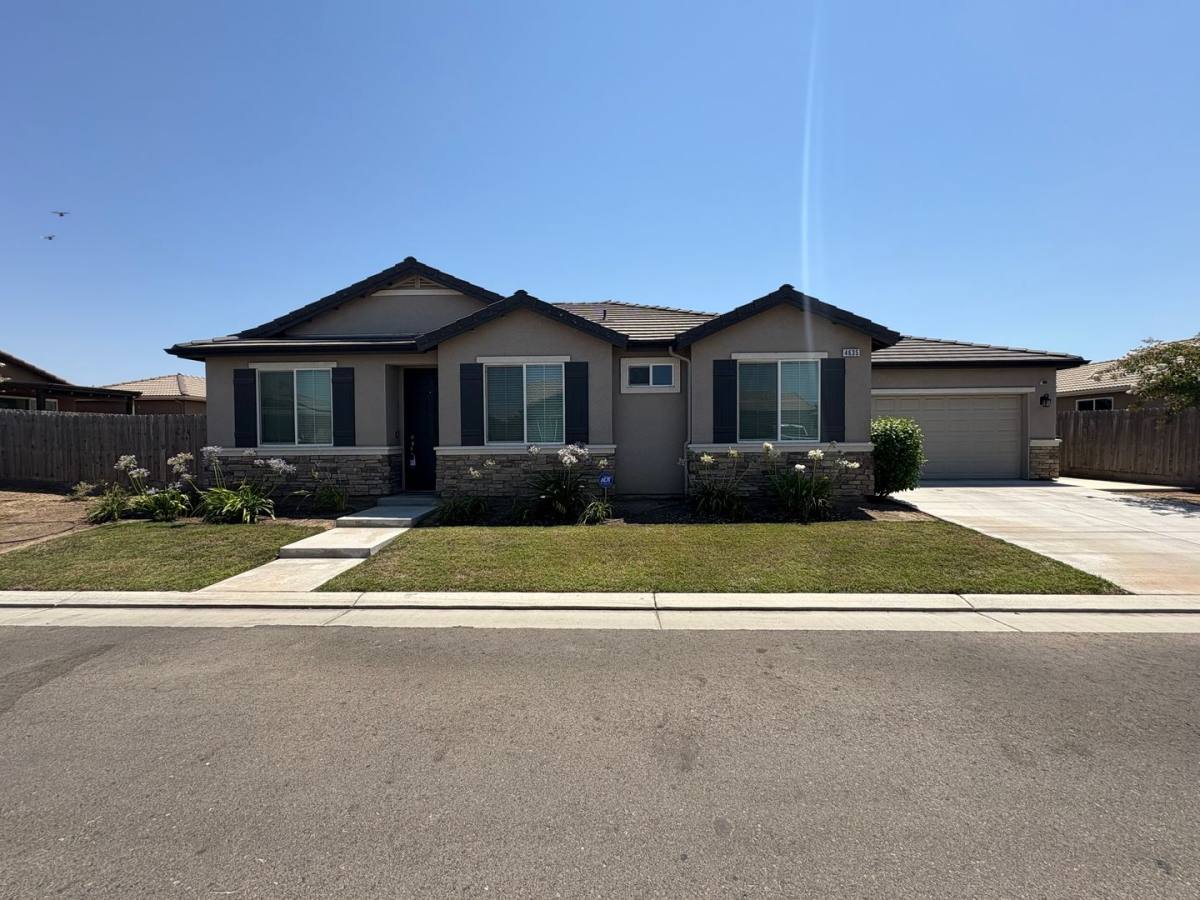 House for rent at 4635 W Flagstaff Ave, Visalia, CA 93291