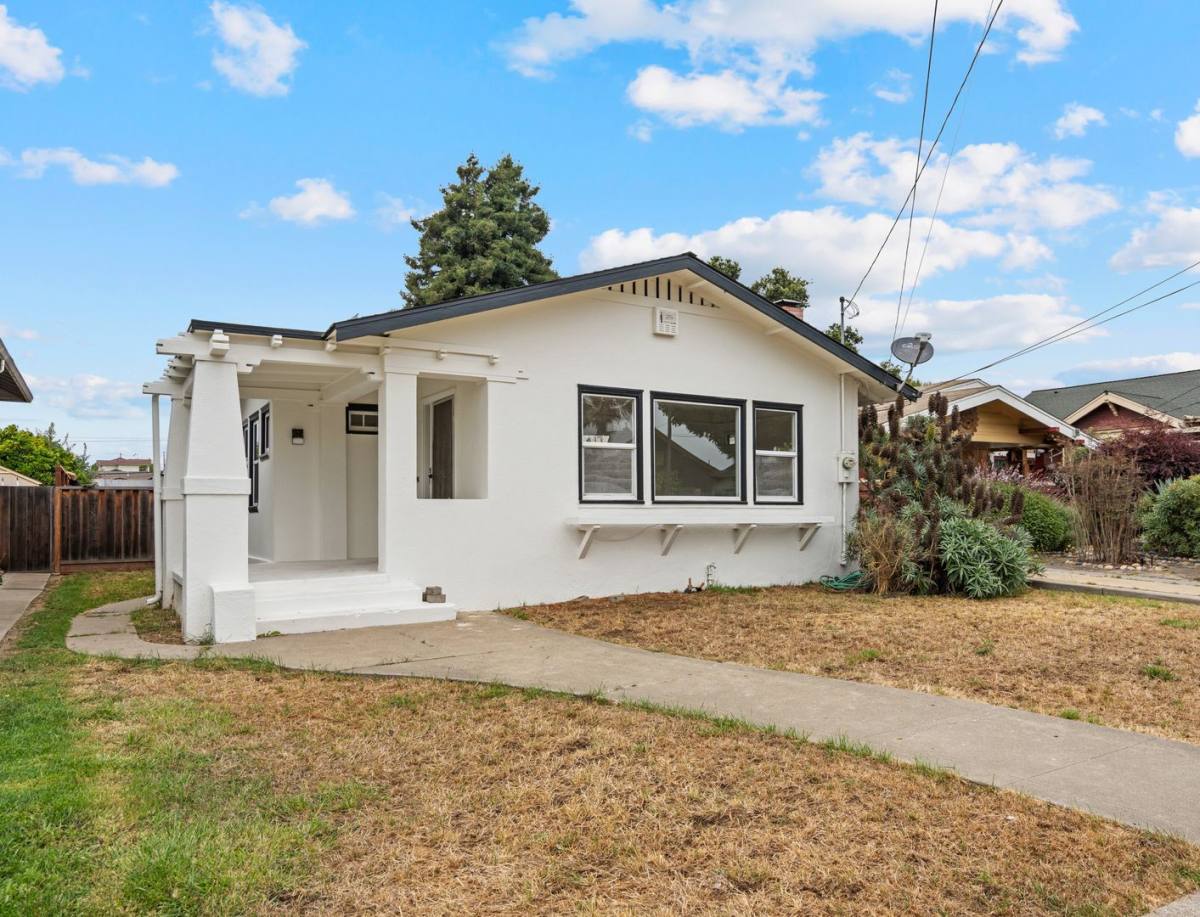 House for rent at 417 Palm Ave, Watsonville, CA 95076