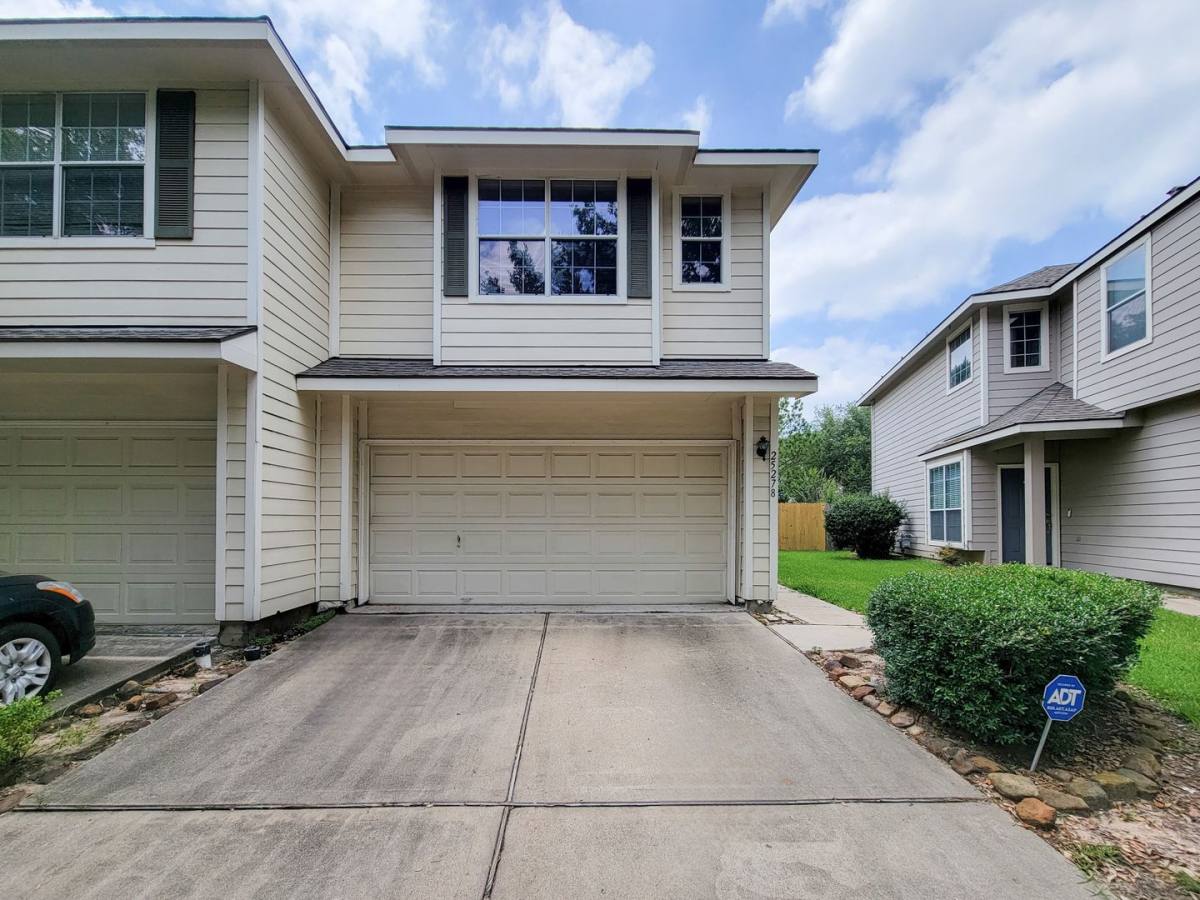 Townhouse for rent at 25278 Finchgrove Lane, Katy, TX 77494