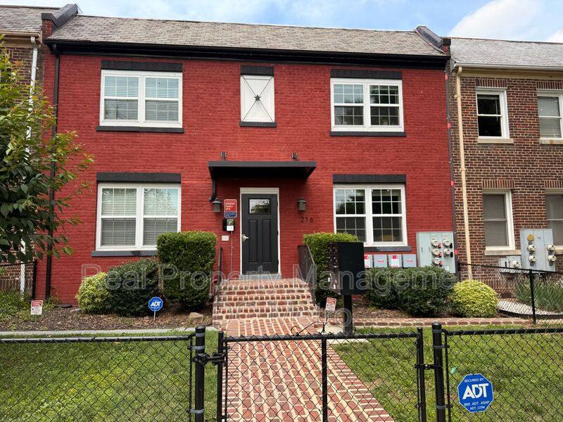 Condo for rent at 216 21st St NE #2, Washington, DC 20002