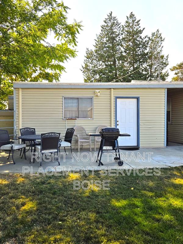 House for rent at 15822 Riverside Rd, Caldwell, ID 83607