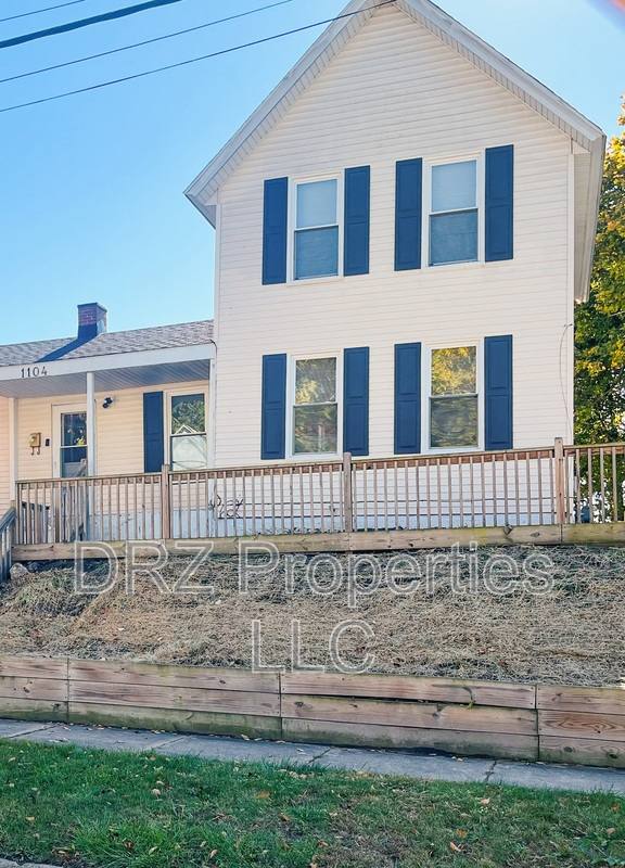 House for rent at 1104 3rd St NW, Grand Rapids, MI 49504
