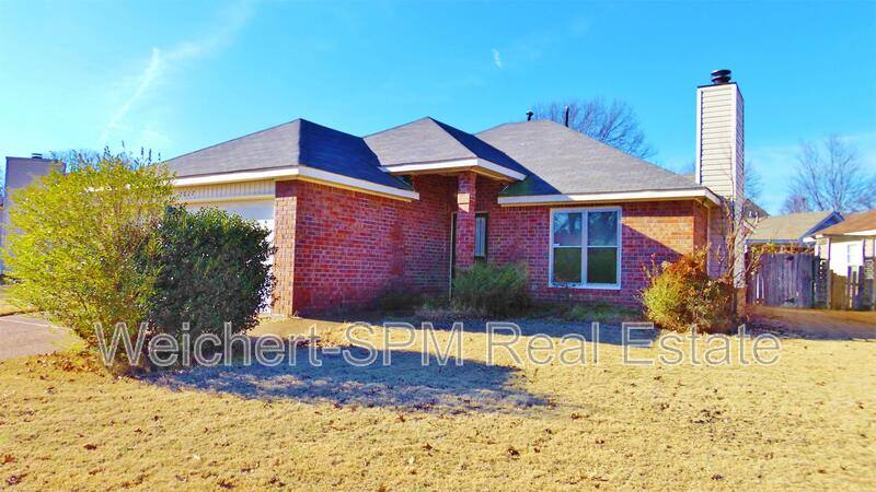 House for rent at 2627 Bay Pointe Circle E, Memphis, TN 38128