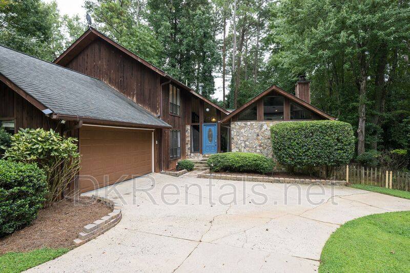 House for rent at 1125 Trailmore Dr, Roswell, GA 30076