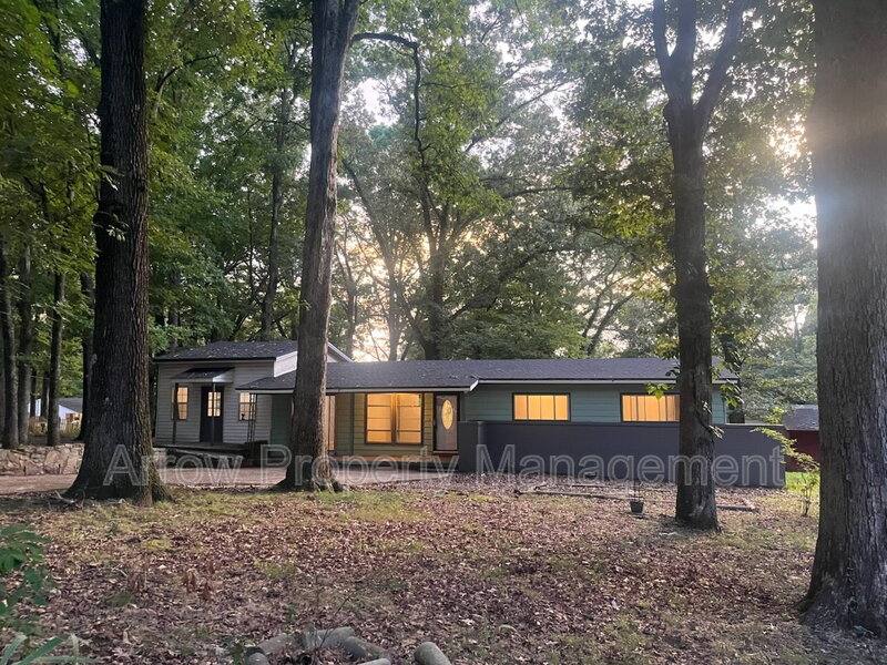 House for rent at 2106 Evans Ave NW, Huntsville, AL 35810