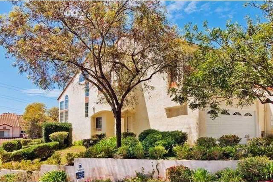 Townhouse for rent at 2577 Corte Casitas, Carlsbad, CA 92009