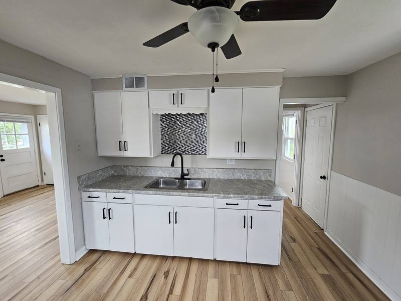 House for rent at 934 Cold Spring Rd, Neenah, WI 54956