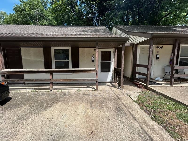 Apartment for rent at 524 E Ridgely Ave #C, Springfield, IL 62702