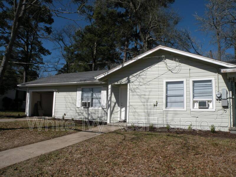 Apartment for rent at 1412 22nd St #A, Huntsville, TX 77340