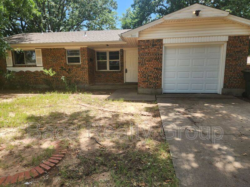 House for rent at 500 Clearview Dr, Norman, OK 73072