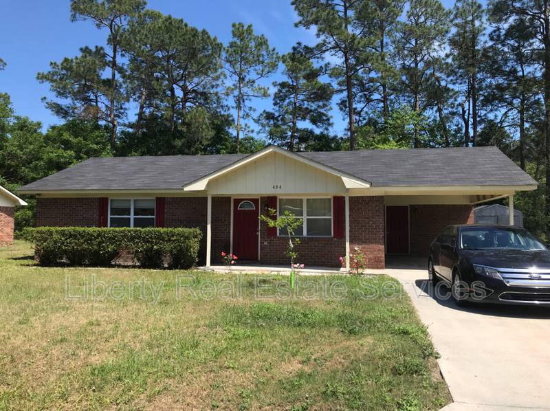454 Elm St, Hinesville, GA 31313