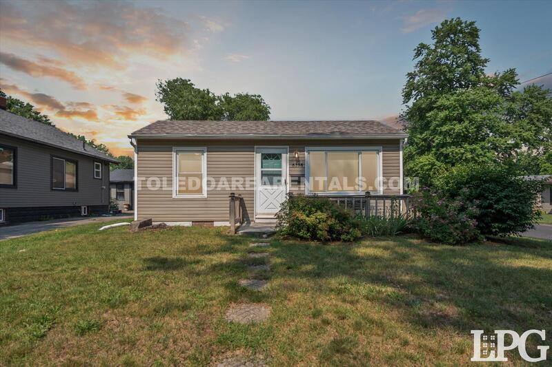 House for rent at 6138 Whiteford Center Rd, Toledo, OH 43613