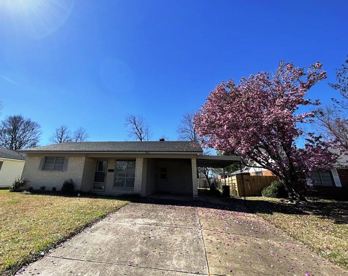 House for rent at 1809 Dennis St, Bossier City, LA 71112