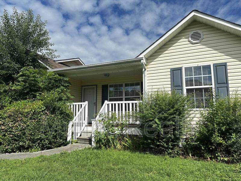 Apartment for rent at 4428 High School Rd, Knoxville, TN 37912