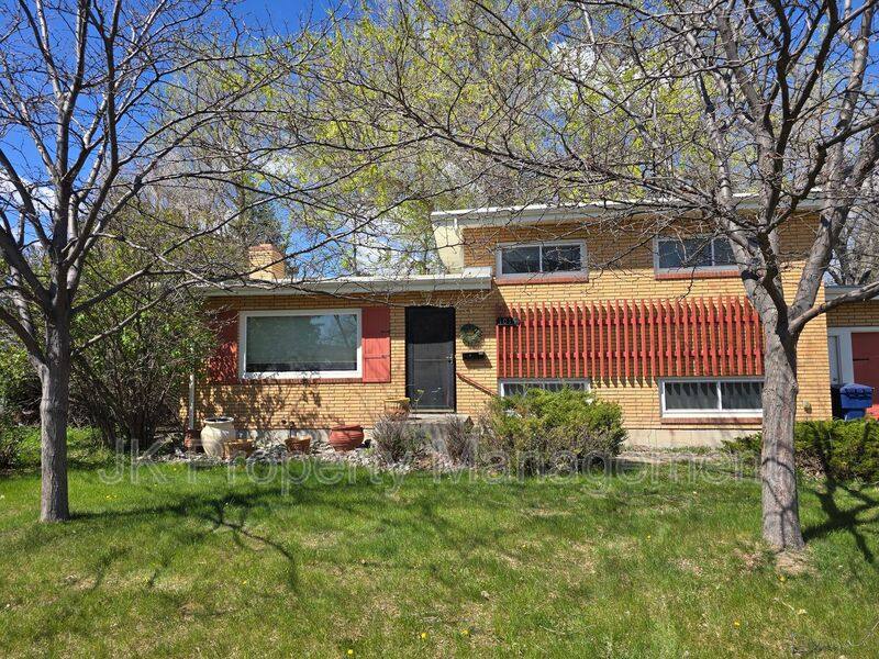 House for rent at 1015 Carlos Dr, Great Falls, MT 59404