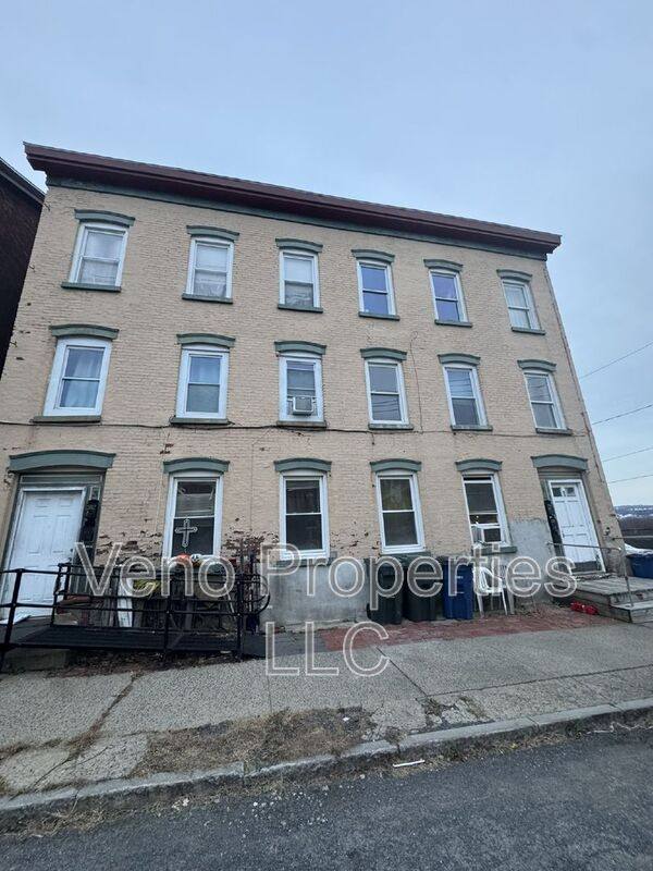 Apartment for rent at 3 Cataract St, Cohoes, NY 12047