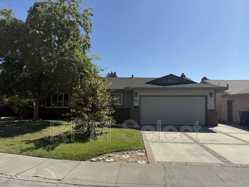 House for rent at 1017 Silver Lake Dr, Sacramento, CA 95831