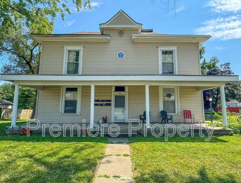Apartment for rent at 311 E Arthur St #1, Liberty, MO 64068