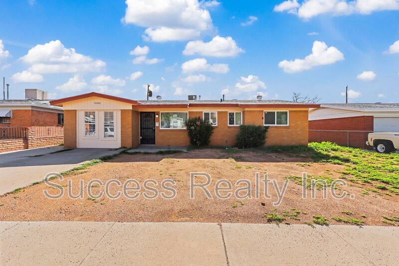 House for rent at 10060 Kellogg St, El Paso, TX 79924