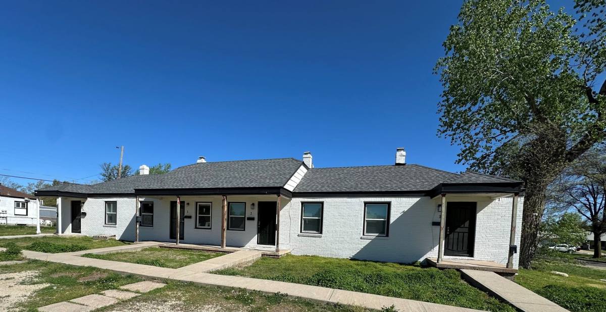 Apartment for rent at 943 N Glendale, Wichita, KS 67208