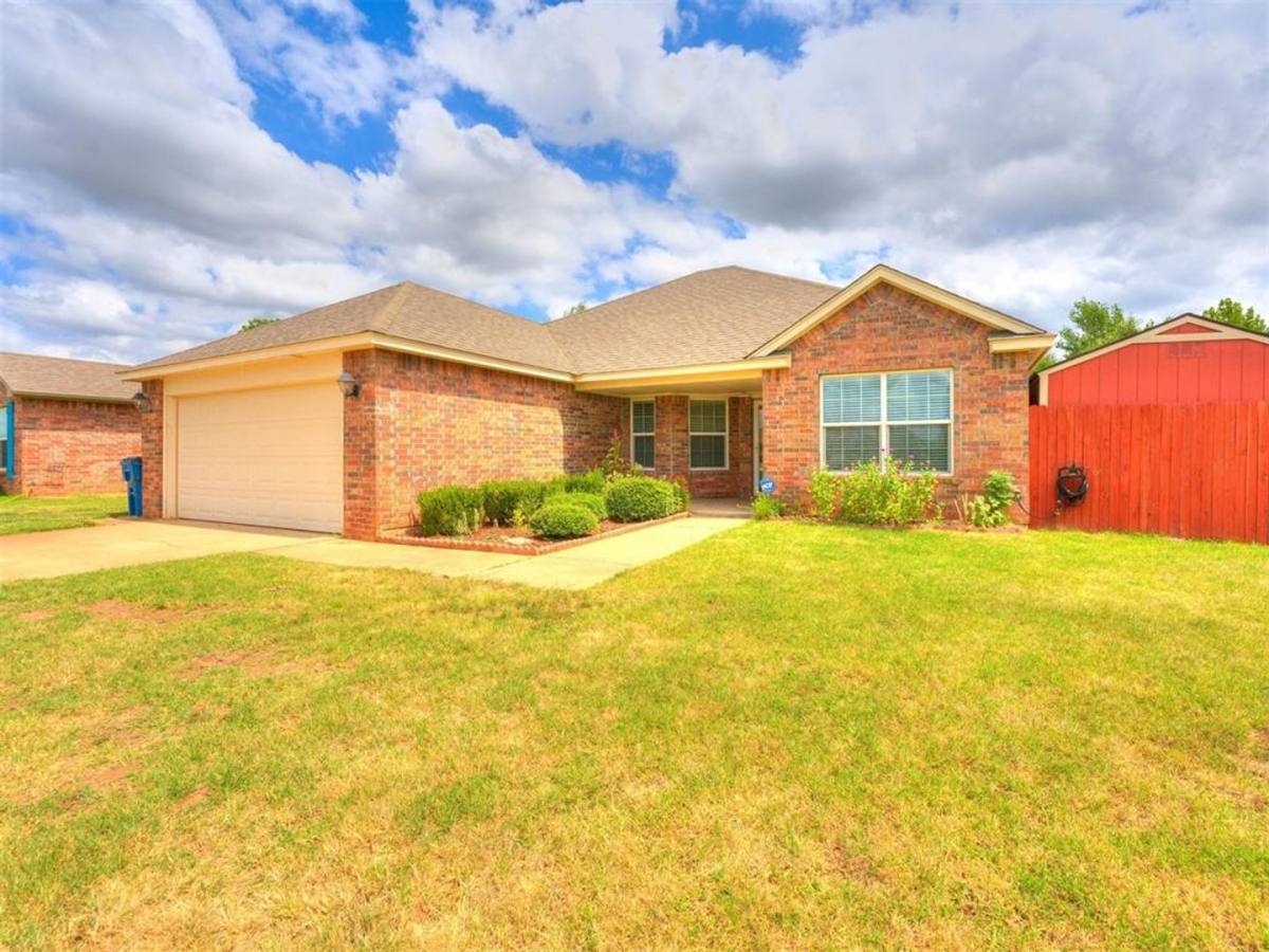 House for rent at 2084 Bradford Lane, Newcastle, OK 73065