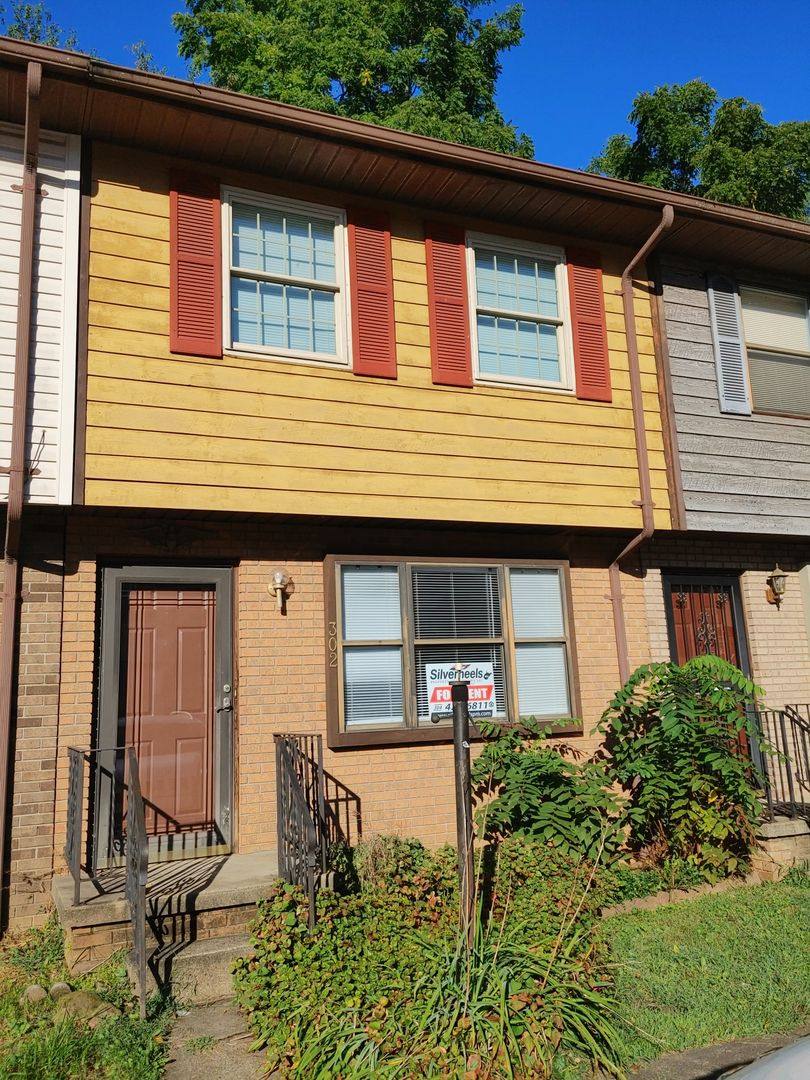 Townhouse for rent at 302 Palmer Dr, Parkersburg, WV 26104