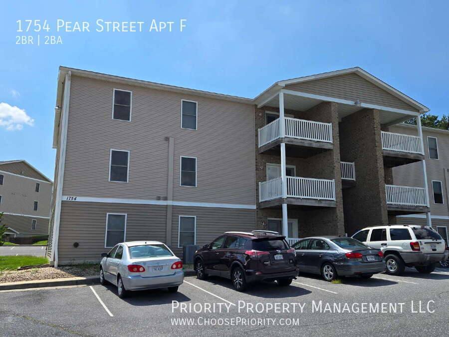 Apartment for rent at 1754 Pear St #F, Harrisonburg, VA 22801