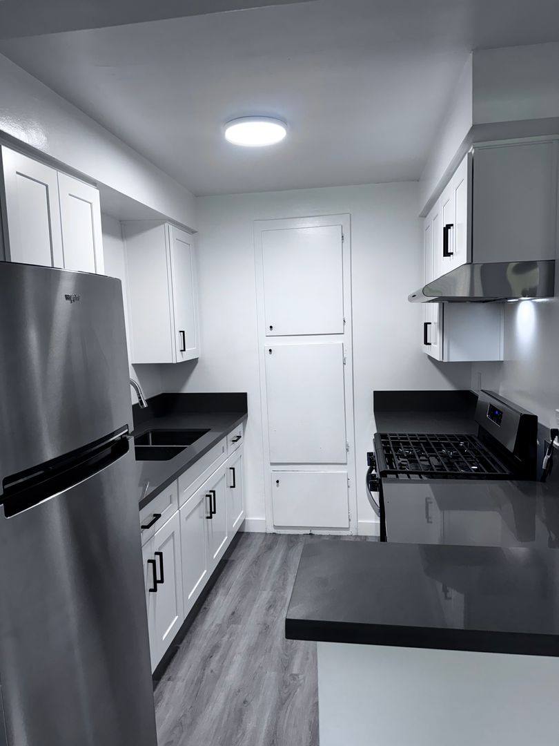 Apartment for rent at 128 E Wakefield Ave, Anaheim, CA 92802
