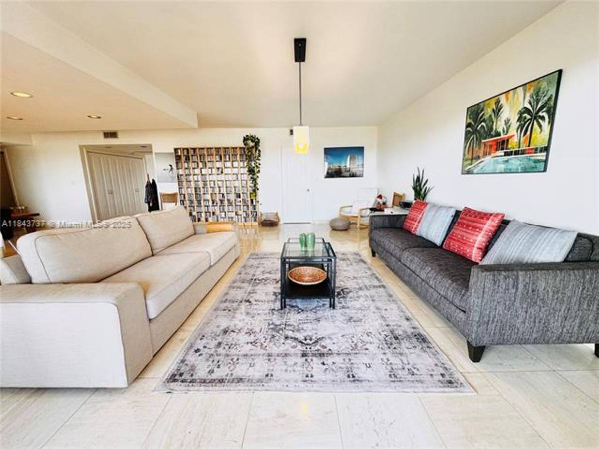 Apartment for rent at 1800 NE 114th St, Miami, FL 33181