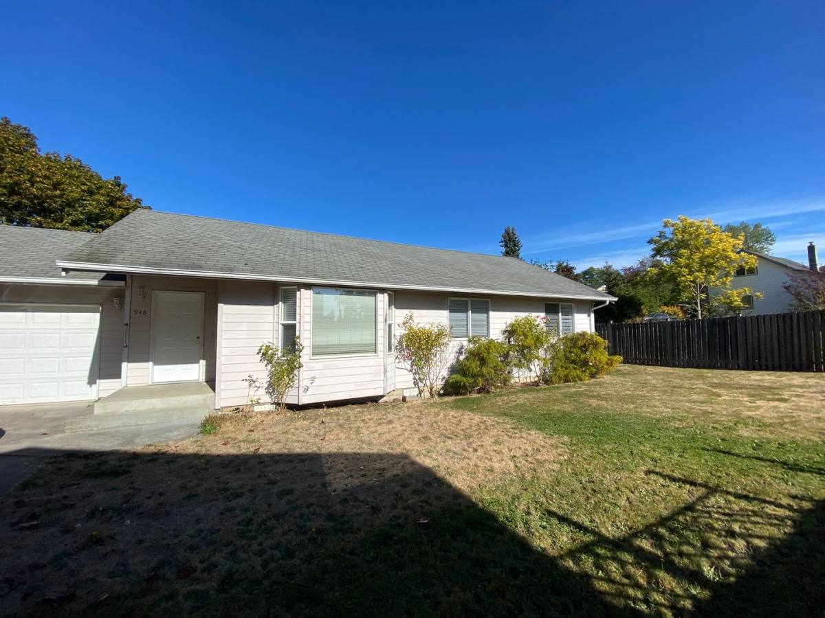 House for rent at 948 E St, Blaine, WA 98230
