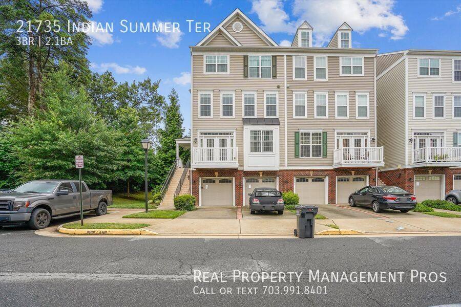 Townhouse for rent at 21735 Indian Summer Terrace, Sterling, VA 20166