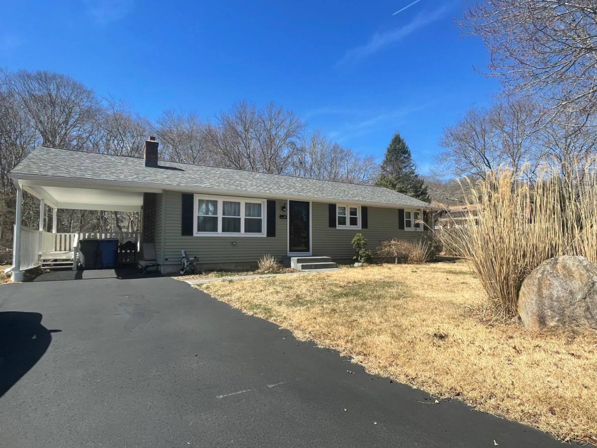 House for rent at 67 Noank Ledyard Rd, Mystic, CT 06355
