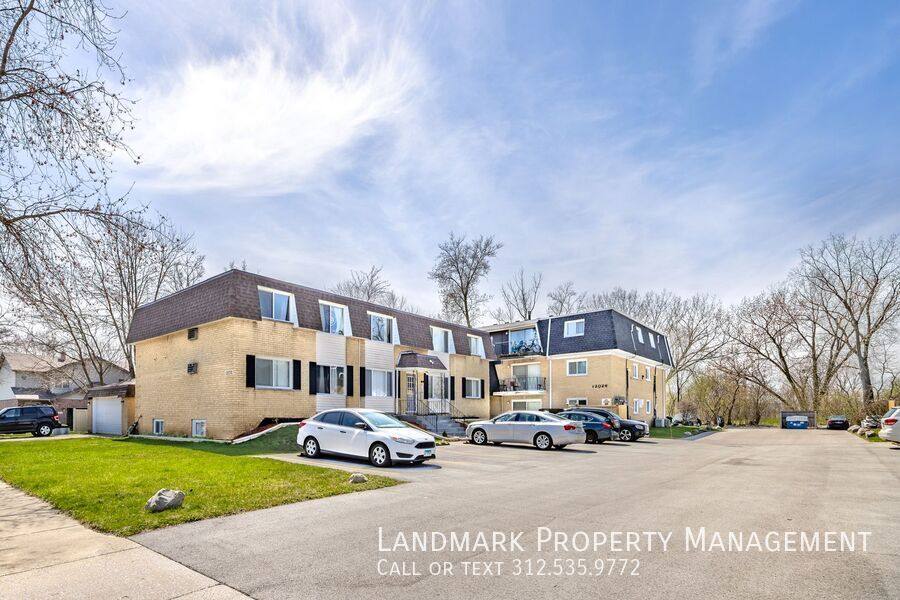 Apartment for rent at 12030 S Kildare Ave #1W, Alsip, IL 60803