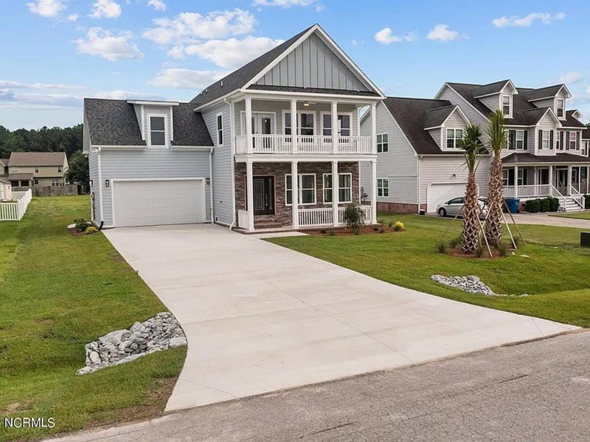 House for rent at 604 Willbrook Circle, Sneads Ferry, NC 28460