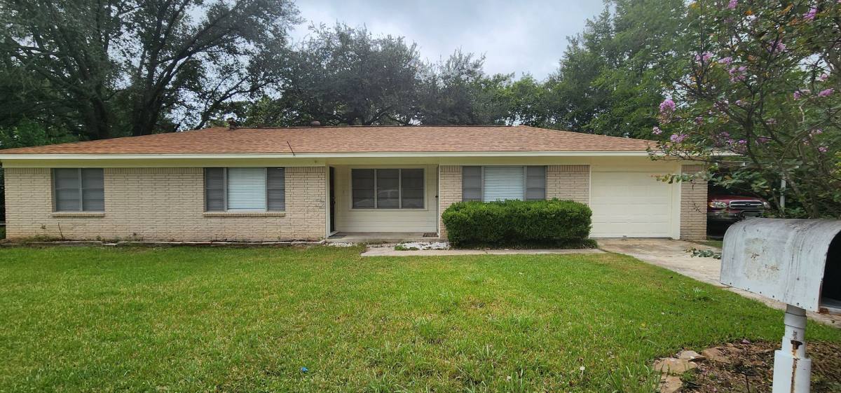 House for rent at 210 Mize St, Huntsville, TX 77320