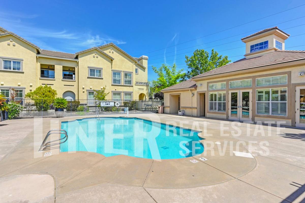 Townhouse for rent at 1313 Vessona Circle, Folsom, CA 95630