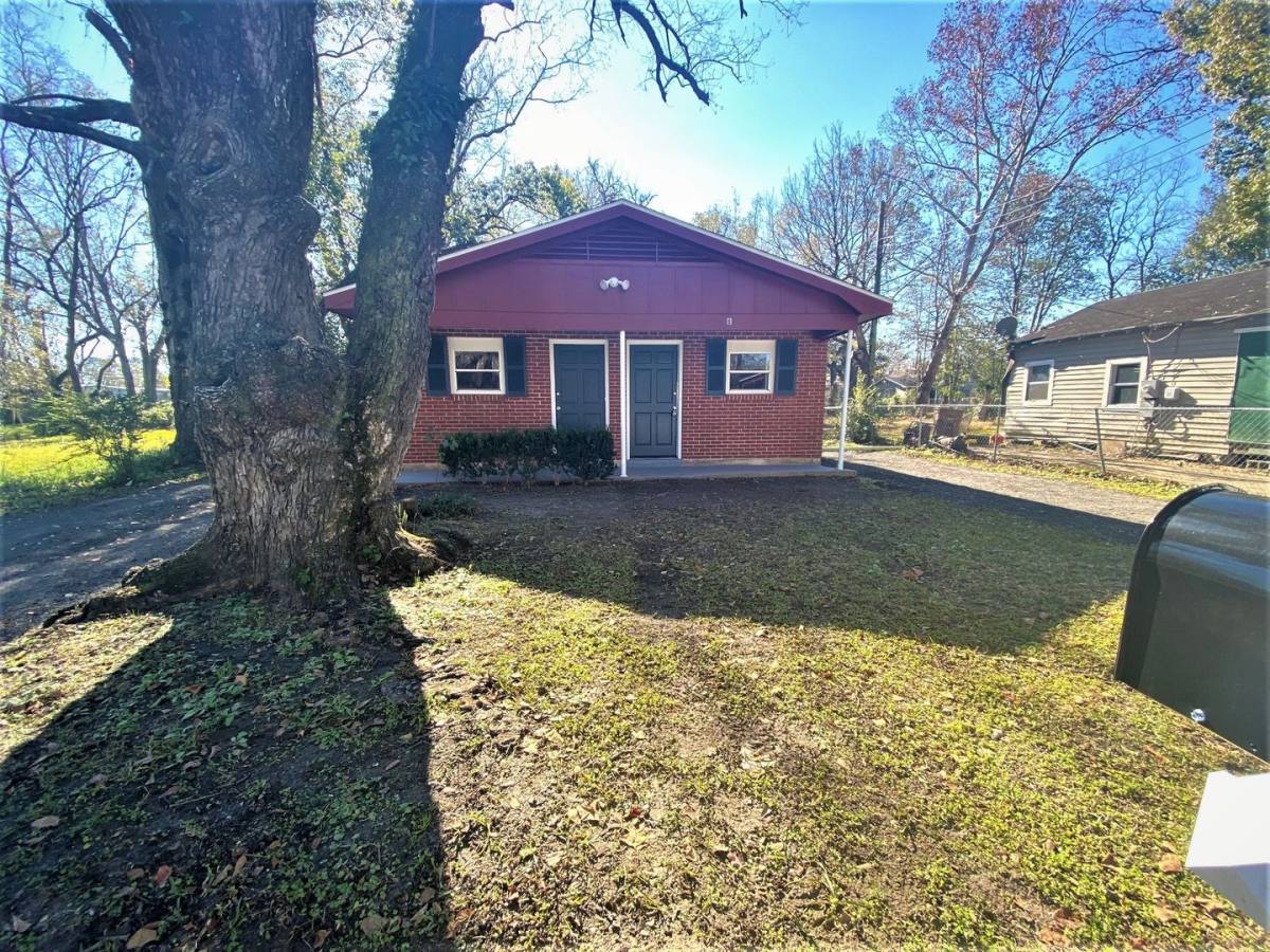 Townhouse for rent at 1505 Orange St, Mobile, AL 36605