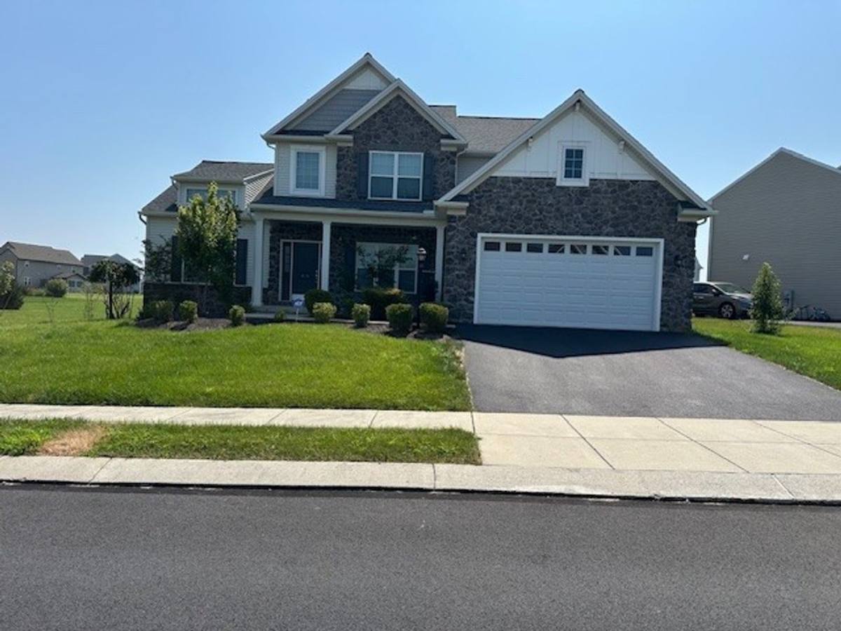 House for rent at 45 Danbury Dr, Mechanicsburg, PA 17050