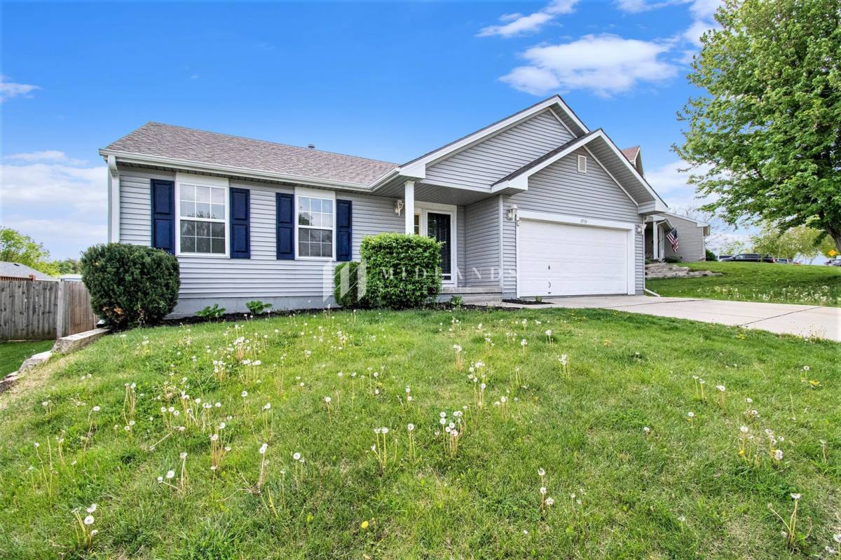 House for rent at 2939 Jason St, Bellevue, NE 68123