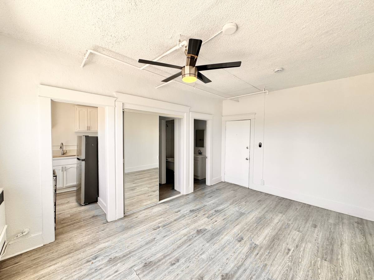 Apartment for rent at 1420 S Bonnie Brae St #33, Los Angeles, CA 90006