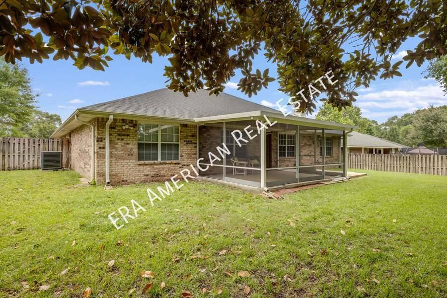 House for rent at 2124 Hagood Loop, Crestview, FL 32536