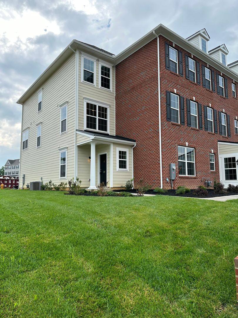 House for rent at 401 Lenape Way #DARLEY Green, Claymont, DE 19703