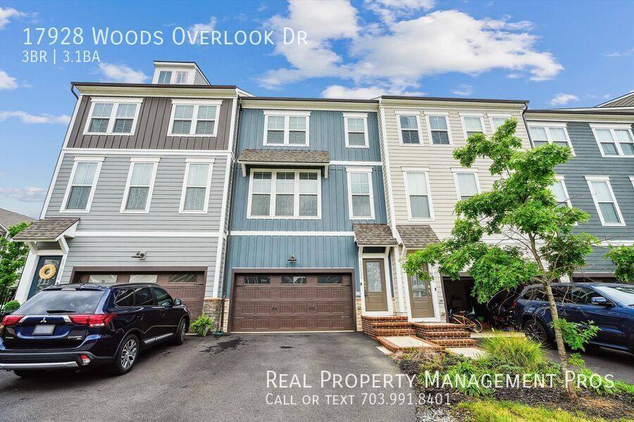 Townhouse for rent at 17928 Woods Overlook Dr, Dumfries, VA 22026