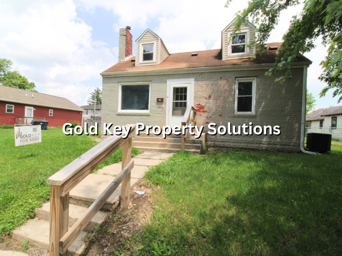 Apartment for rent at 2820 Fairview St, Anderson, IN 46016