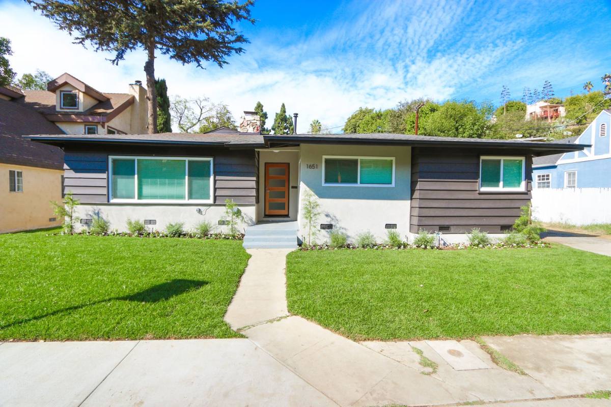 Apartment for rent at 1651 Redcliff St, Los Angeles, CA 90026