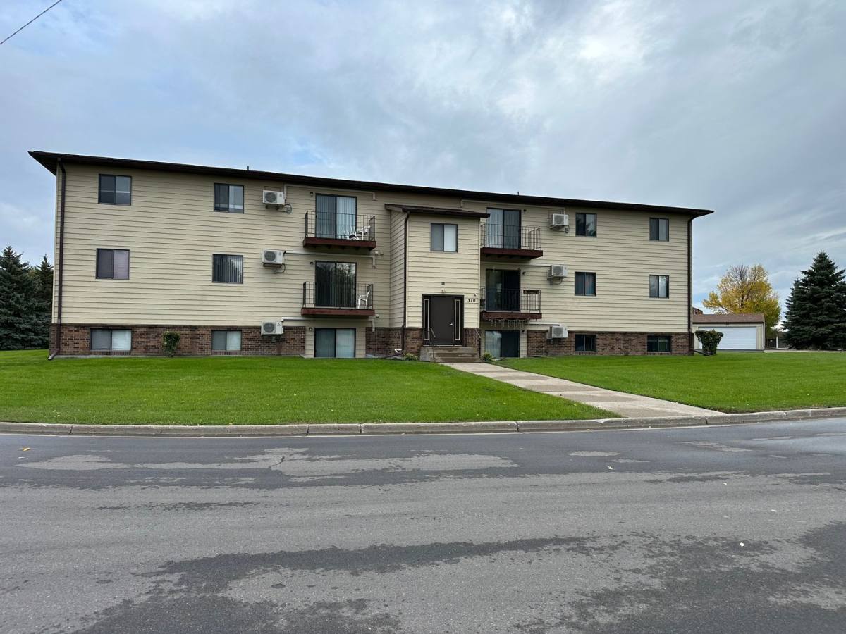 Apartment for rent at 310 Dickinson Dr SE, Devils Lake, ND 58301