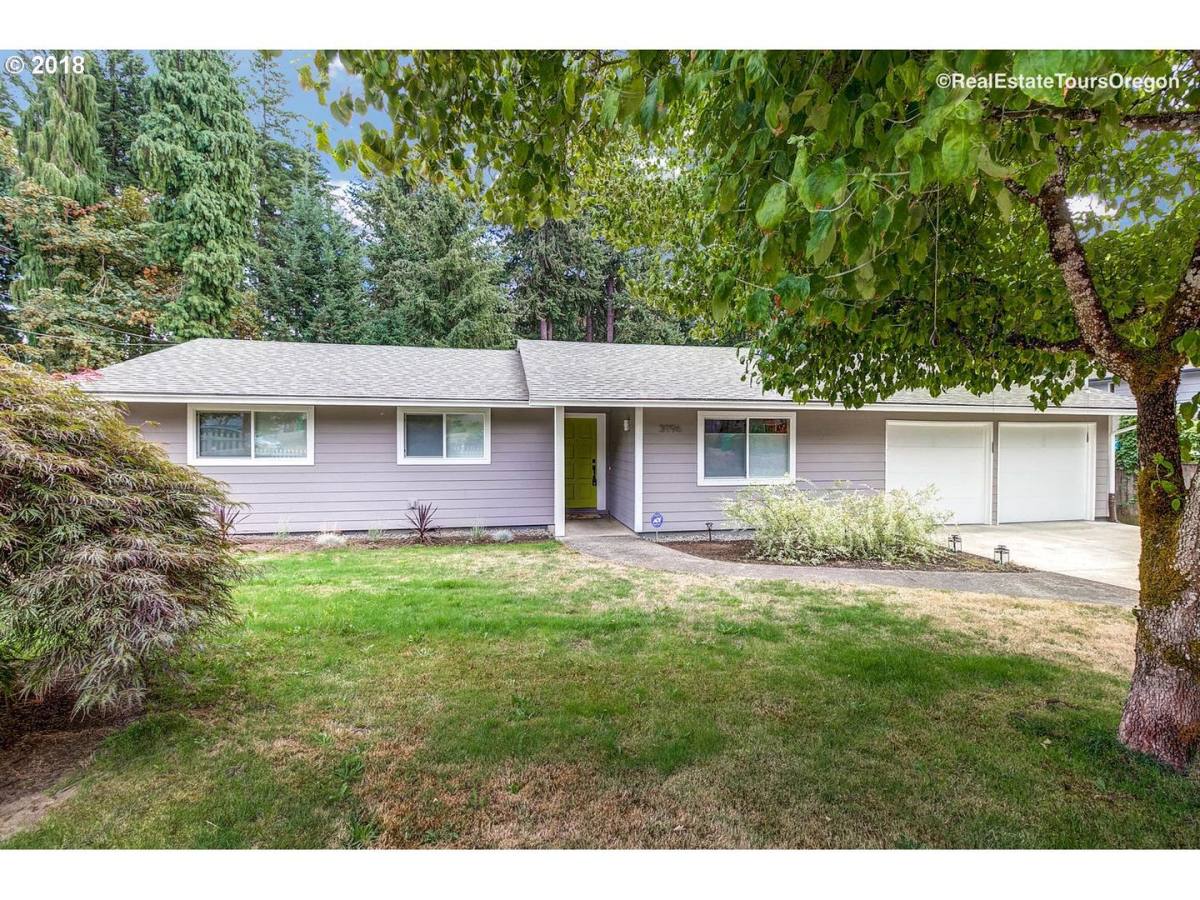 3996 SE Willamette Dr, Portland, OR 97267