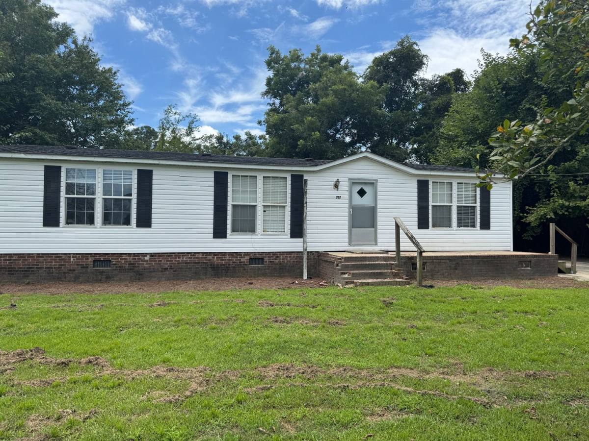 House for rent at 717 Jonestown Rd, Pink Hill, NC 28572
