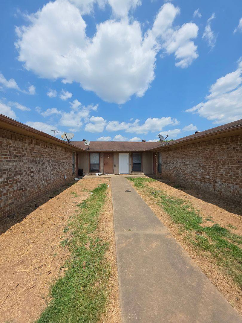 Apartment for rent at 1208 S Frankfort A, Russellville, AR 72801