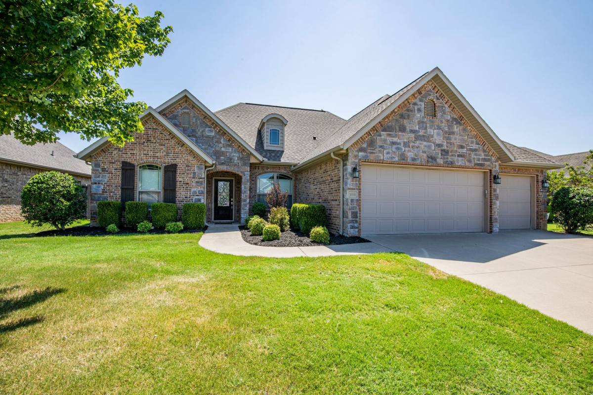 House for rent at 3103 SW Silverbark Rd, Bentonville, AR 72713